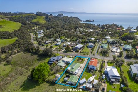 Photo of property in 92 Bays Road, Orere Point, Papakura, 2585