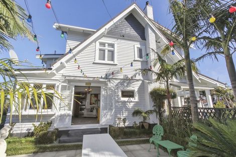 Photo of property in 15 Wallace Place, Westown, New Plymouth, 4310