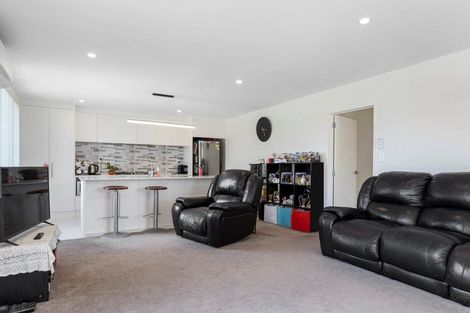 Photo of property in 10 Don Buck Road, Massey, Auckland, 0614
