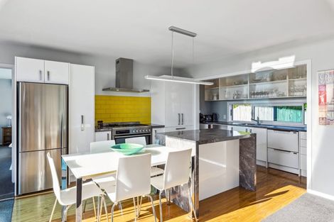 Photo of property in 156 Field Way, Waikanae Beach, Waikanae, 5036