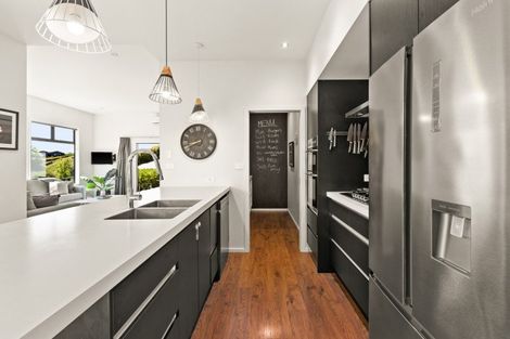 Photo of property in 32 Quarry Ridge, Poraiti, Napier, 4182