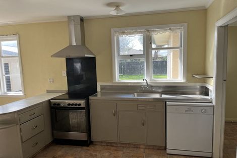 Photo of property in 15 Waterloo Crescent, Hokowhitu, Palmerston North, 4410