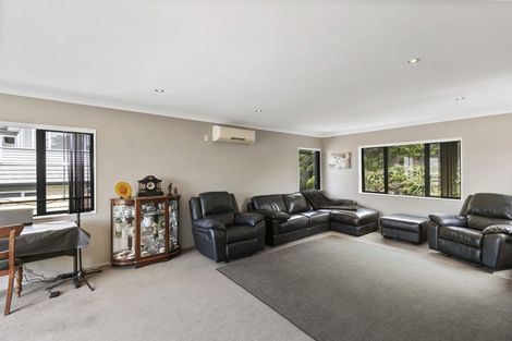 Photo of property in 14 Arahiwi Grove, Tirohanga, Lower Hutt, 5010