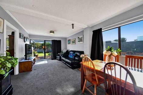 Photo of property in 84 Pioneer Road, Moturoa, New Plymouth, 4310