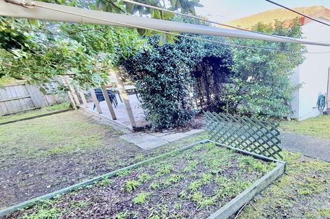 Photo of property in 1/6 Ngataringa Road, Devonport, Auckland, 0624