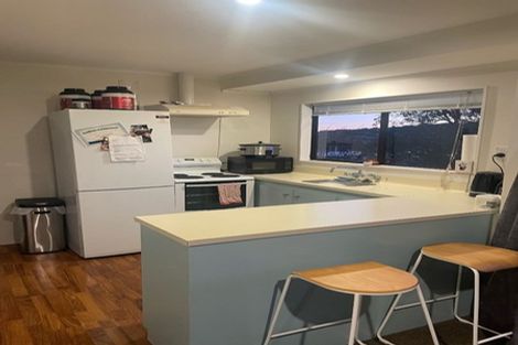 Photo of property in 14a Warrington Grove, Newlands, Wellington, 6037