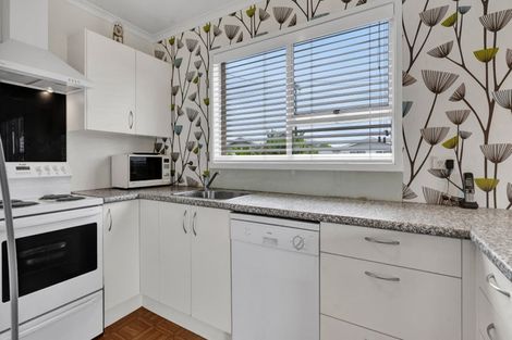 Photo of property in 13 Kowhai Street, Strandon, New Plymouth, 4312