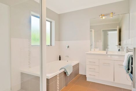 Photo of property in 229d Metcalfe Road, Ranui, Auckland, 0612