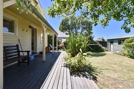 Photo of property in 19 Taupata Street, Redcliffs, Christchurch, 8081