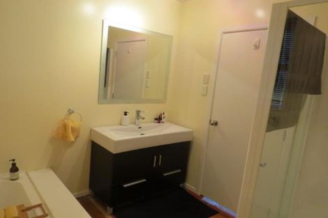 Photo of property in 5 Mayfair Place, Westown, New Plymouth, 4310