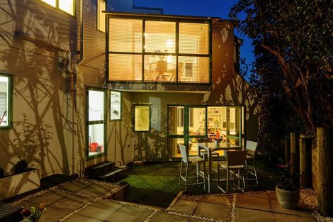 Photo of property in 1/7 Kaihu Street, Northcote, Auckland, 0627