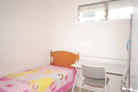 Photo of property in 2/28 Priestley Drive, Bucklands Beach, Auckland, 2014