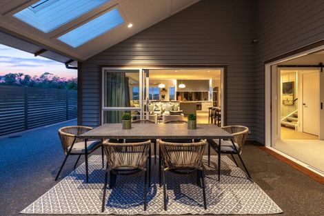 Photo of property in 71 Oak Road, Poraiti, Napier, 4112