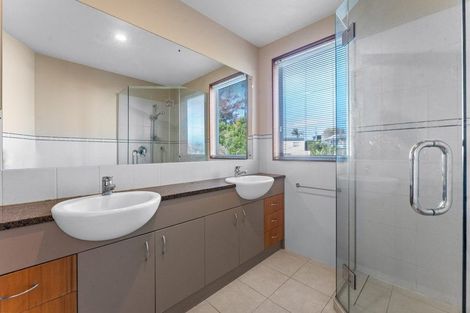 Photo of property in 3/56 Castor Bay Road, Castor Bay, Auckland, 0620
