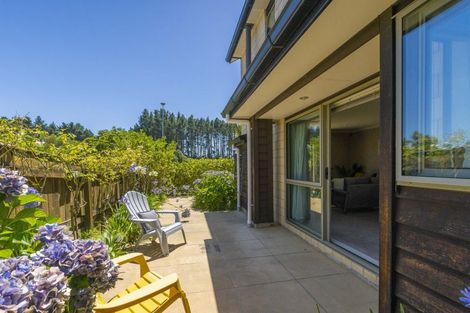 Photo of property in 8 Springhaven Lane, Paraparaumu, 5032