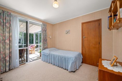 Photo of property in 68 Buscomb Avenue, Henderson, Auckland, 0610