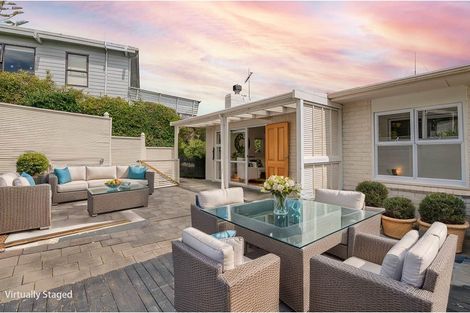 Photo of property in 5 William Souter Street, Forrest Hill, Auckland, 0620