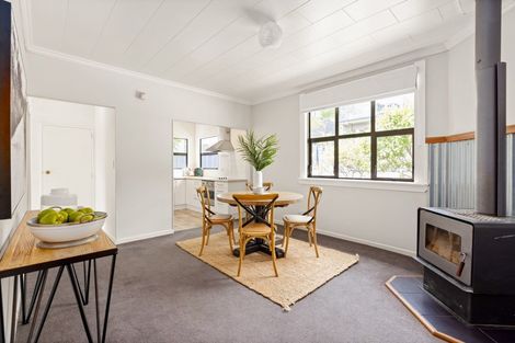 Photo of property in 153 Milton Road, Bluff Hill, Napier, 4110