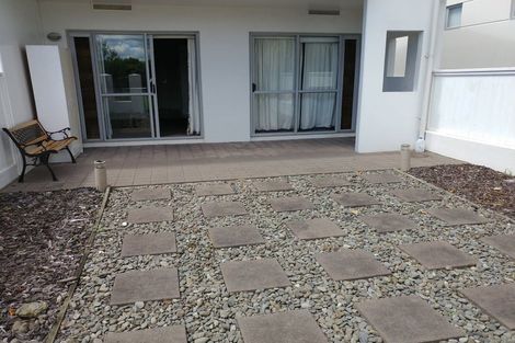 Photo of property in 4d/60 Masons Road, Oteha, Auckland, 0632