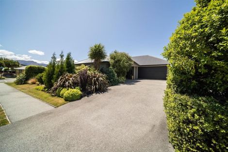 Photo of property in 1 Manorburn Place, Lake Hayes, Queenstown, 9304