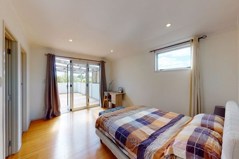 Photo of property in 8 Leatham Crescent, Opaheke, Papakura, 2113