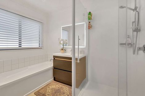 Photo of property in 1 Stonebridge Park Drive, Holdens Bay, Rotorua, 3010