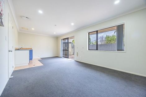 Photo of property in 56 Lothian Brae, Wattle Downs, Auckland, 2103