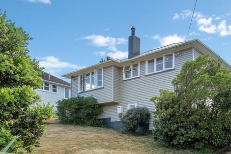 Photo of property in 19 Taupiri Crescent, Titahi Bay, Porirua, 5022
