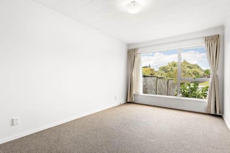 Photo of property in 2/42 Blacklock Avenue, Henderson, Auckland, 0612