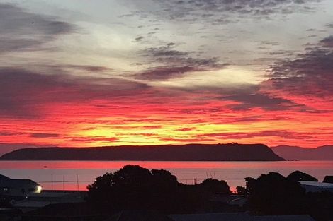 Photo of property in 10 Cluny Road, Plimmerton, Porirua, 5026