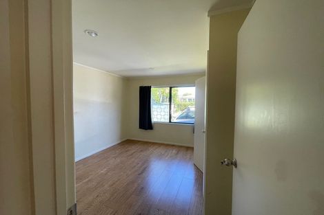 Photo of property in 30a Vera Road, Te Atatu South, Auckland, 0610