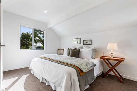 Photo of property in 18a Sylvan Park Avenue, Milford, Auckland, 0620