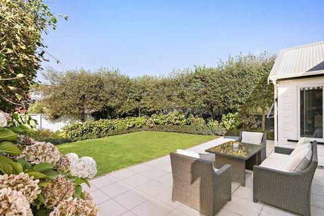 Photo of property in 18 Farm Road, Northland, Wellington, 6012