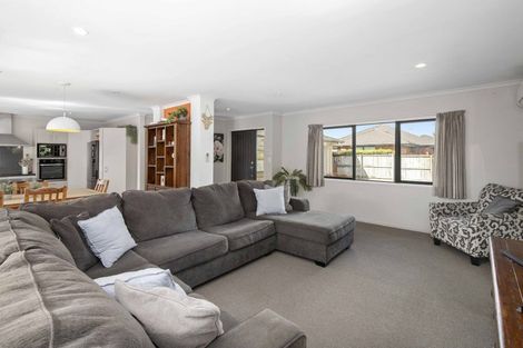 Photo of property in 7 Modello Lane, Waiuku, 2123