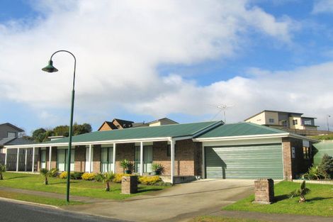 Photo of property in 10 Toomer Place, Beachlands, Auckland, 2018