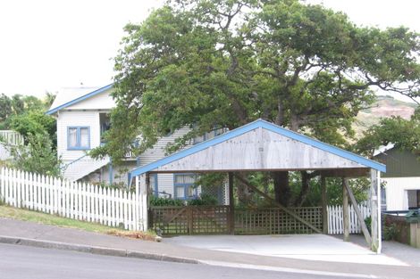 Photo of property in 22 Melbourne Road, Island Bay, Wellington, 6023