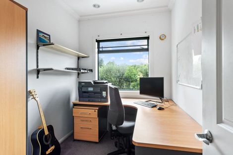 Photo of property in 18 Parkview Place, Riverdale, Gisborne, 4010