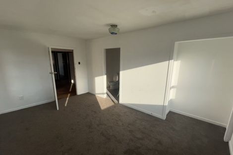 Photo of property in 174 Onewa Road, Northcote, Auckland, 0626