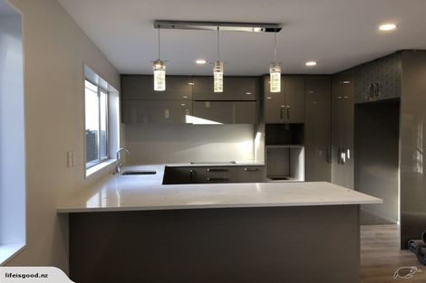 Photo of property in 5a Taurus Crescent, Beach Haven, Auckland, 0626