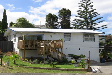 Photo of property in 46 Japonica Drive, Beach Haven, Auckland, 0626