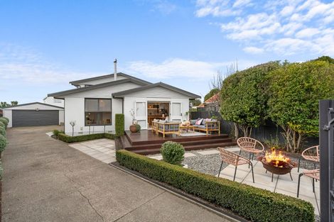 Photo of property in 21 Woodstock Place, Russley, Christchurch, 8042