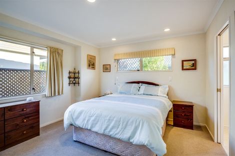 Photo of property in 75 Kensington Drive, Taradale, Napier, 4112