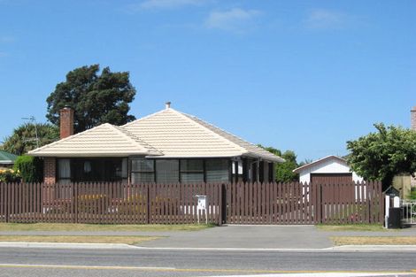 Photo of property in 415 Yaldhurst Road, Russley, Christchurch, 8042