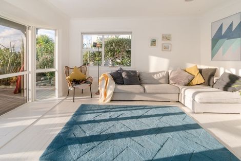 Photo of property in 22 Aperahama Street, Paekakariki, 5034