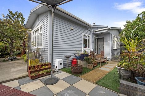 Photo of property in 136 Featherston Street, Palmerston North, 4410