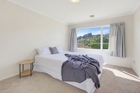 Photo of property in 47 Te Puia Drive, Aotea, Porirua, 5024