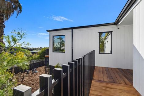 Photo of property in 8a Cedar Terrace, Stanmore Bay, Whangaparaoa, 0932