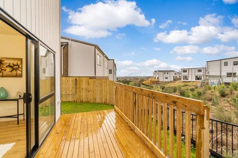 Photo of property in 33b Crestview Rise, Papakura, 2110