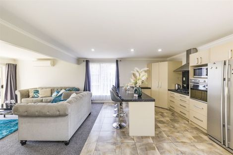 Photo of property in 14 Lewis Place, Highbury, Palmerston North, 4412