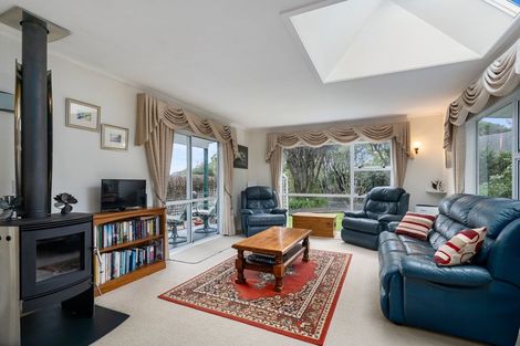 Photo of property in 13 Whiorau Grove, Lowry Bay, Lower Hutt, 5013